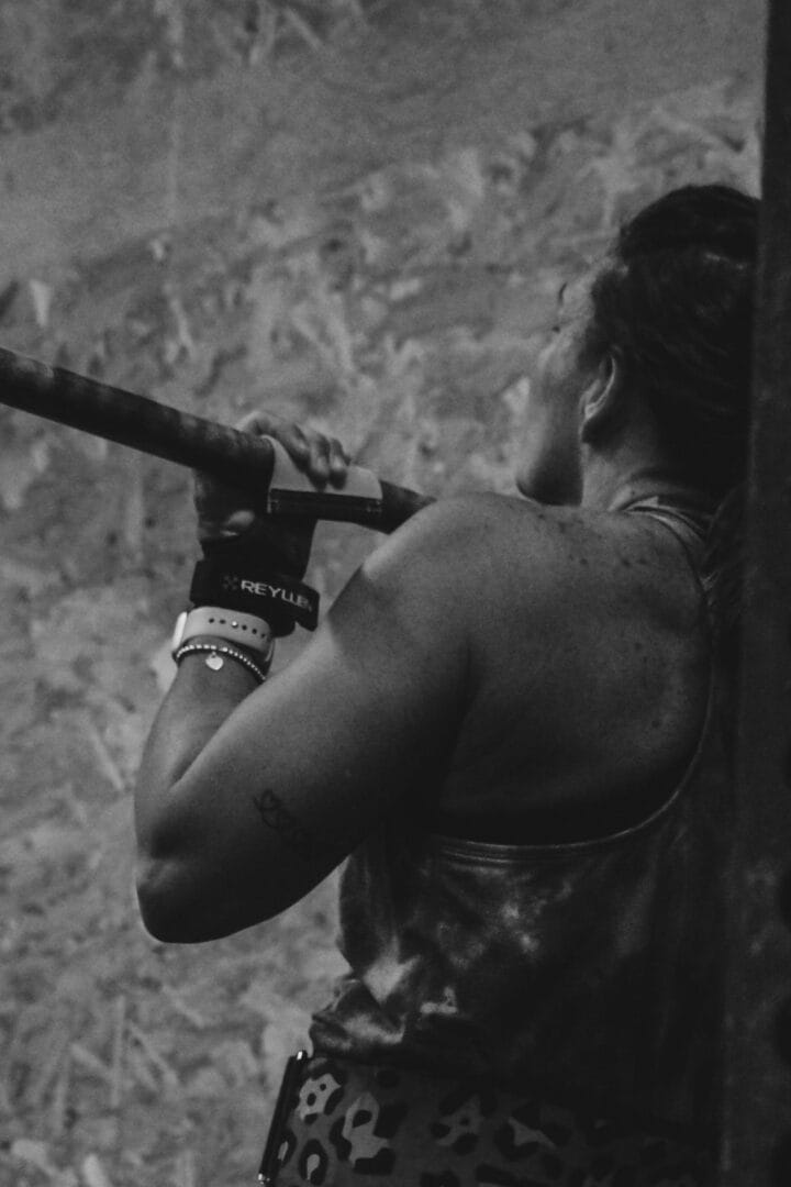 Female athlete doing pull-up